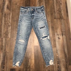 AE light wash short cropped jeggings